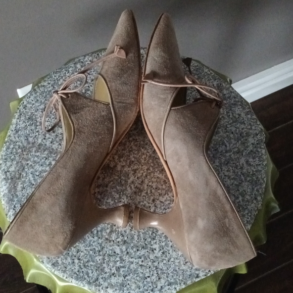 Kenneth Cole suede Mary Janes - Picture 4 of 9